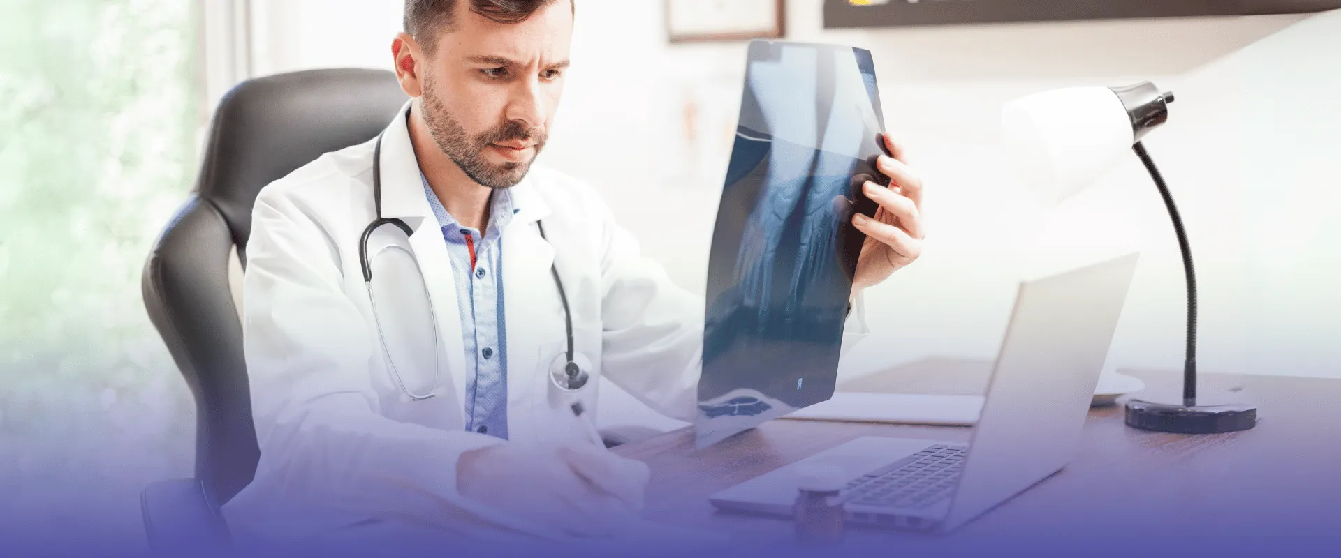 Consulte um ortopedista online e trate dores musculares e lesões de onde estiver.
